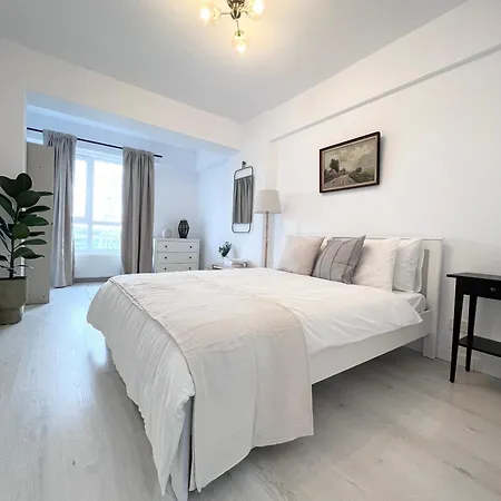 Lejlighed Vivo & Pool Access - Free Parking *